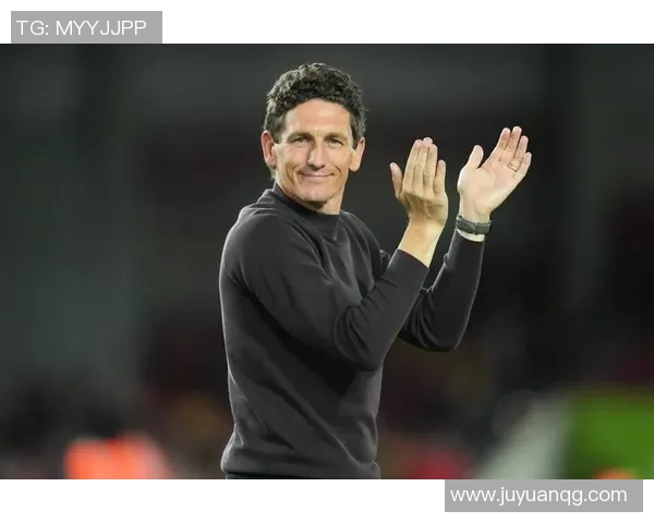 足球明星文化水平引发争议是否应被低估与偏见的思考